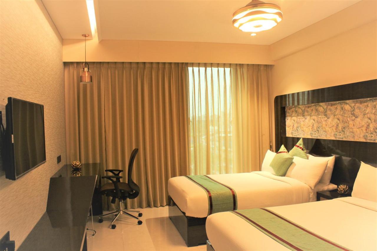 Zip By Spree Hotels Сурат Екстериор снимка