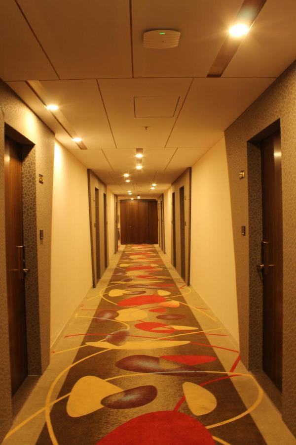 Zip By Spree Hotels Сурат Екстериор снимка